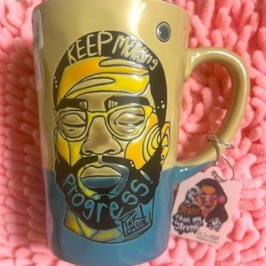 New. Gorgeous coffee/tea mug with beautiful art